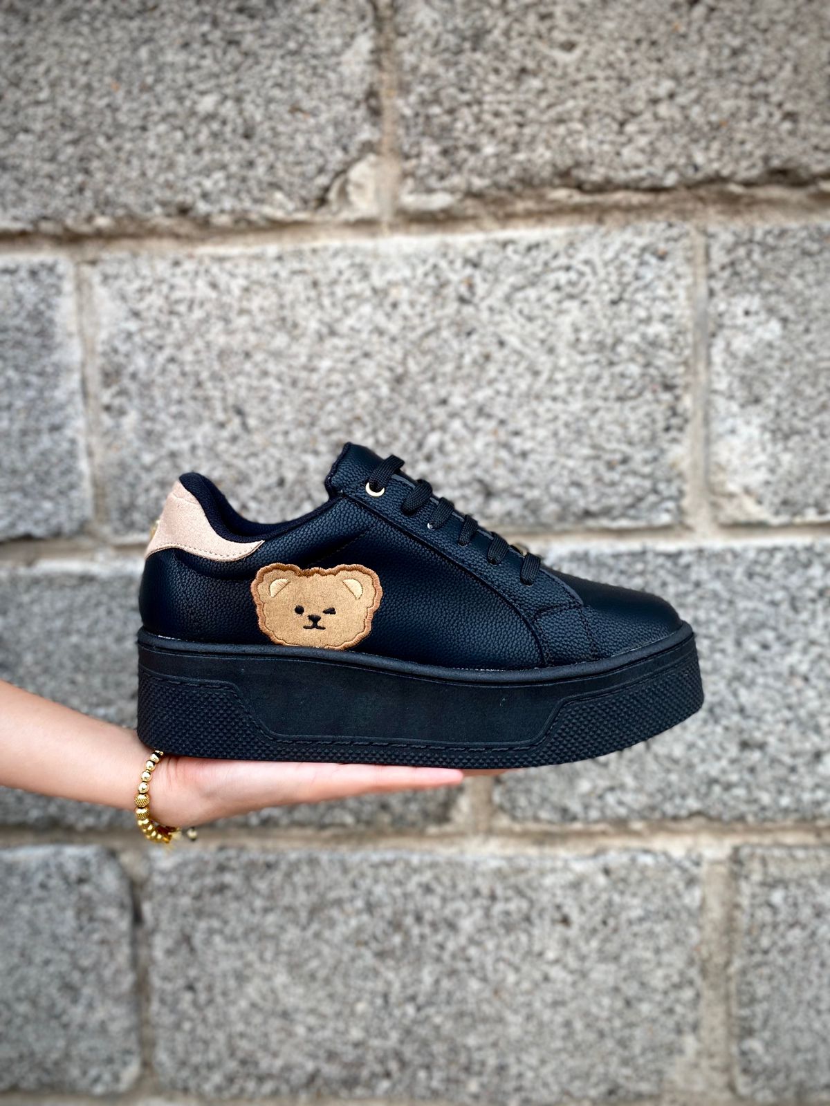 Teddy Bear Black  | Tenis con bordado de oso para mujer