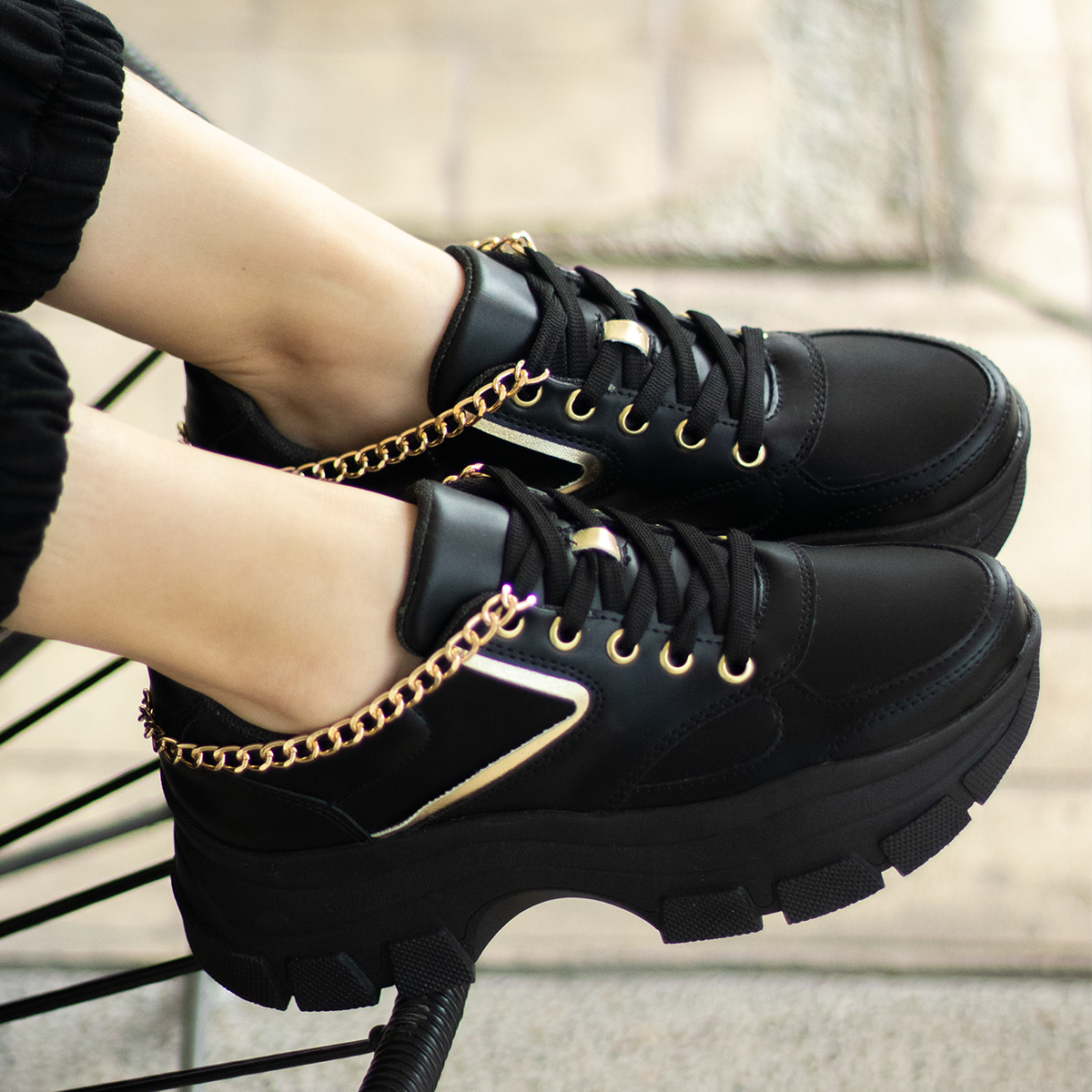 Chunky Triple M Negro/oro  | Tenis de plataforma mujer