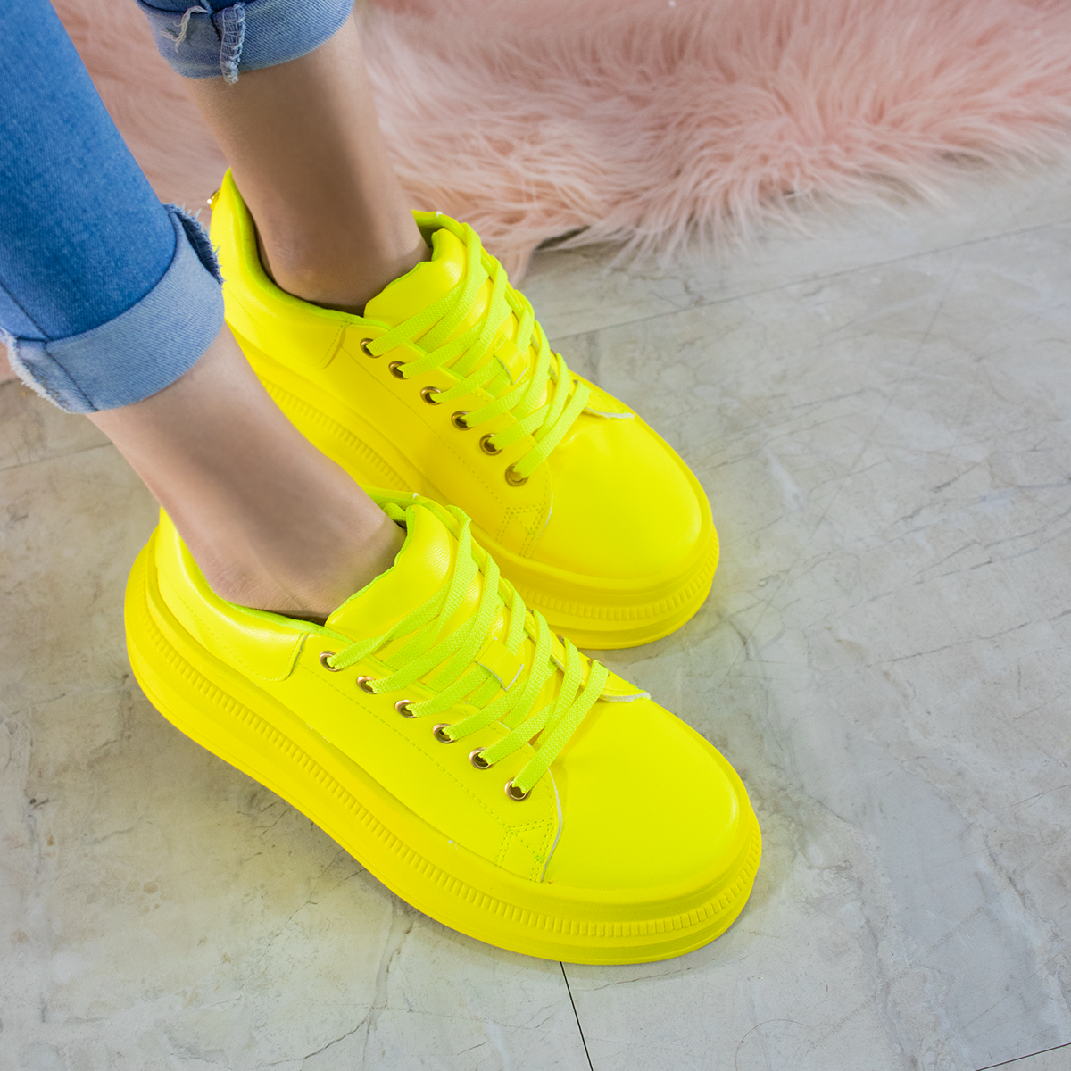 Urus Neon Yellow | Tenis combinado suela ancha mujer