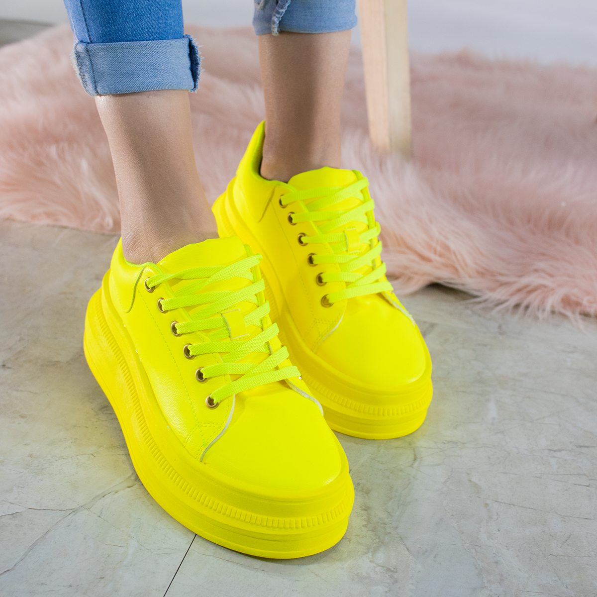 Urus Neon Yellow | Tenis combinado suela ancha mujer